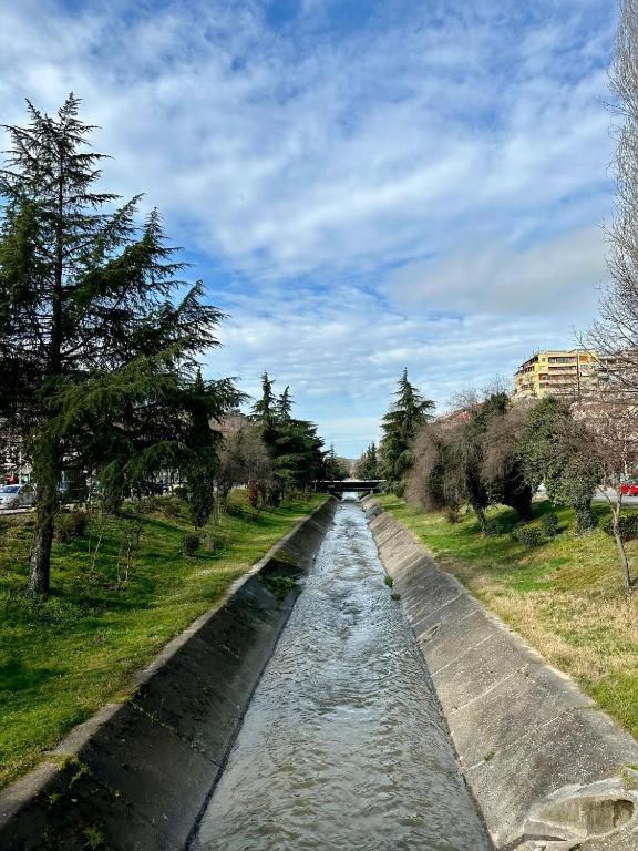 D&E Apartaments Tirana Exteriör bild