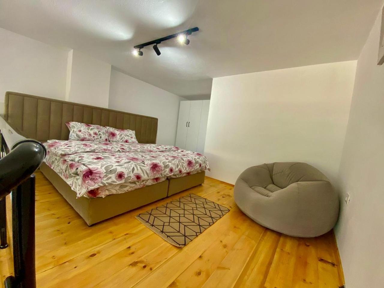 D&E Apartaments Tirana Exteriör bild